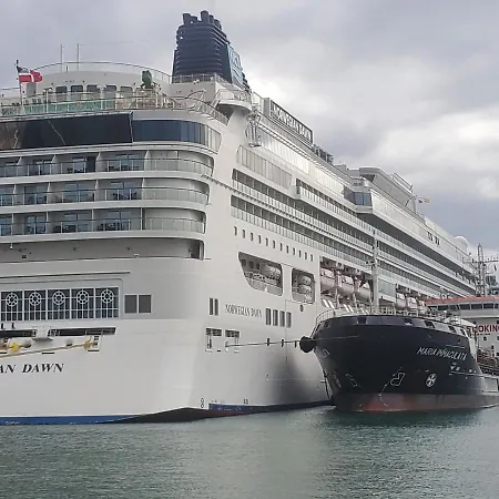 Santa Catalina Queen Daire